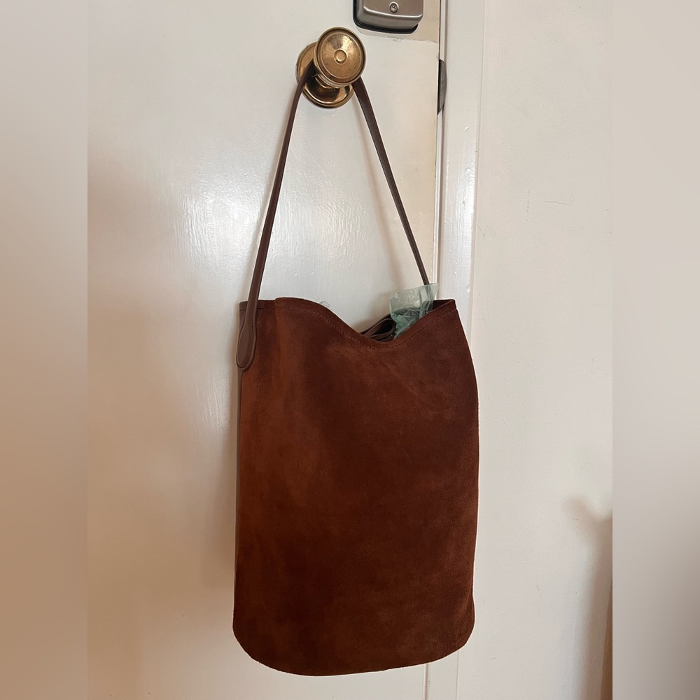 bucket bag in leather